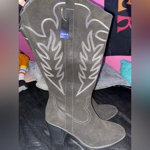 Torrid knew high heeled cowboy boots